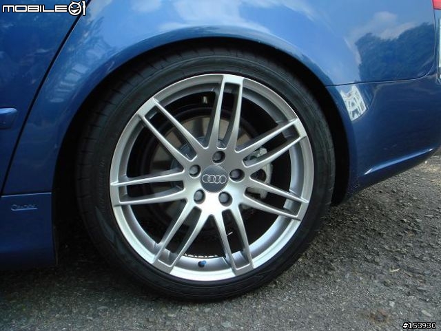 AUDI A4 AVANT 2.0T FSI + CARACTERE空力套件 + RS4內裝套件 = 小辣妹