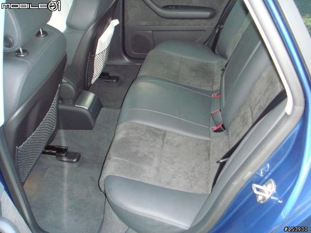 AUDI A4 AVANT 2.0T FSI + CARACTERE空力套件 + RS4內裝套件 = 小辣妹