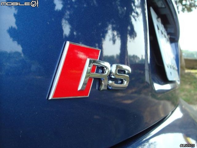 AUDI A4 AVANT 2.0T FSI + CARACTERE空力套件 + RS4內裝套件 = 小辣妹