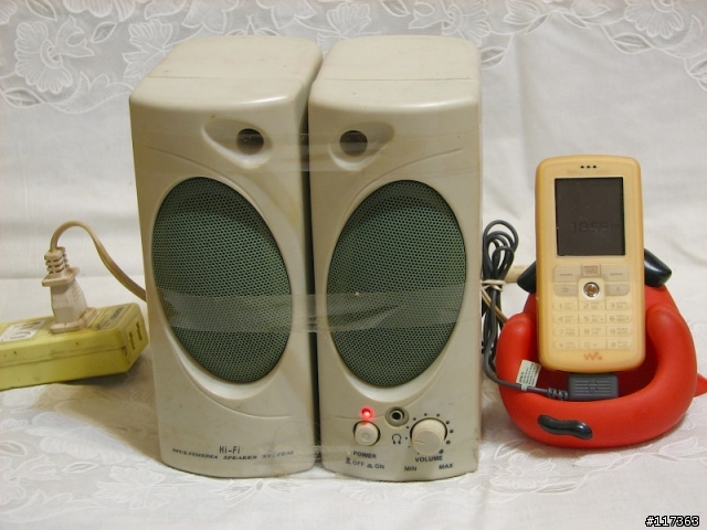 省錢大作戰~~DIY克難立體聲音樂手機座