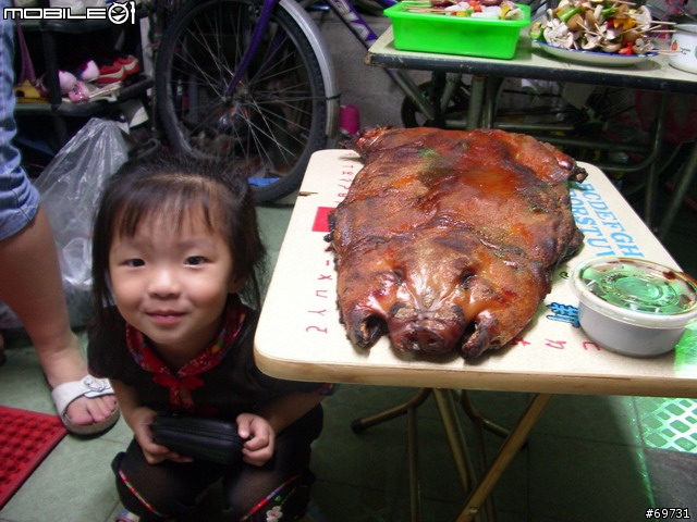 中秋節烤肉的..烤乳豬