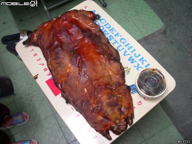 中秋節烤肉的..烤乳豬