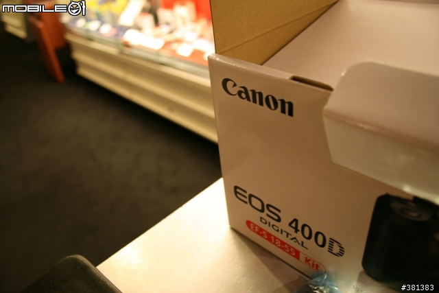 我終於把CANON 400D迎娶回家了...