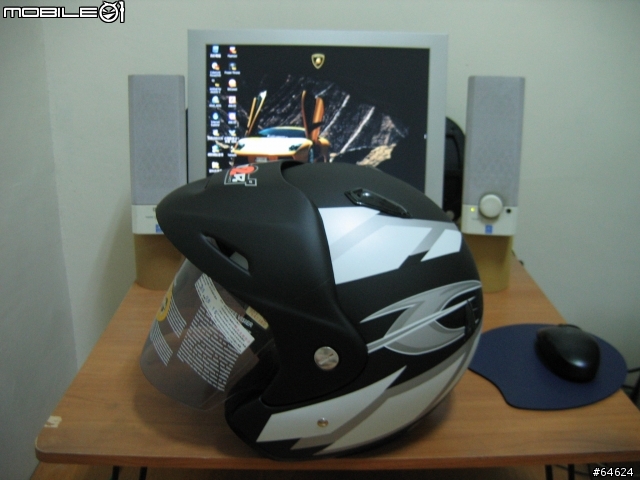 人生的第一頂 3/4安全帽 M2R SP-333...下一頂會更好