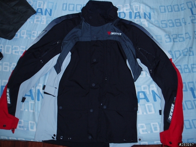 【分享】Dainese G.STRATOJET D-Dry,(番外篇:被認為是假的…)
