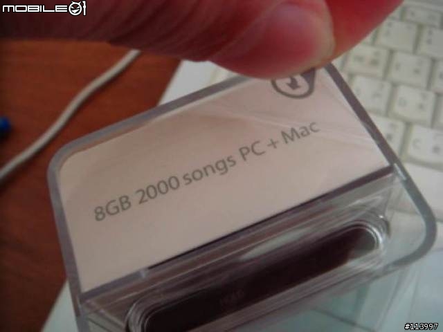 【分享】New iPod nano+New iPod USB Power Adapter