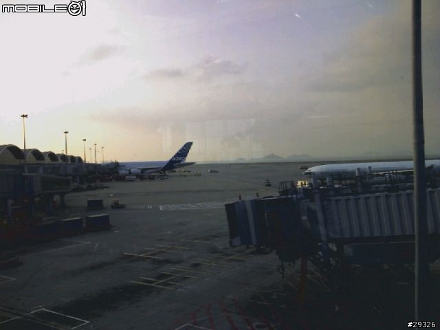 香港機場巧遇A380