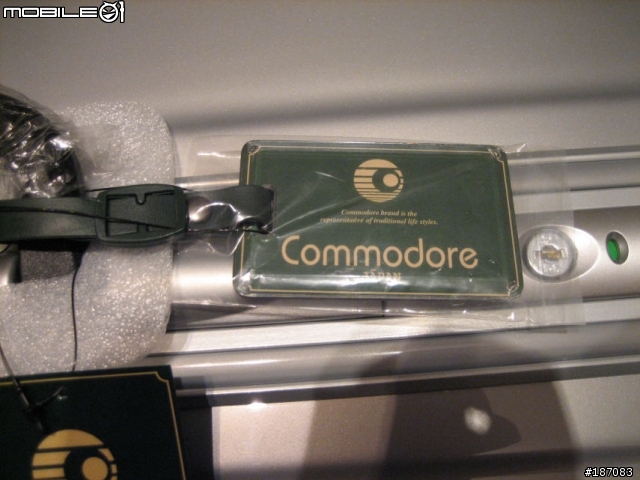 出國前的敗家-Commodore 29" 行李箱