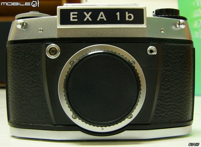 小巧(嗎?)可愛的小精靈............Ihagee EXA-1b
