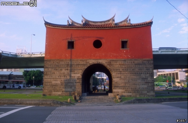 小巧(嗎?)可愛的小精靈............Ihagee EXA-1b