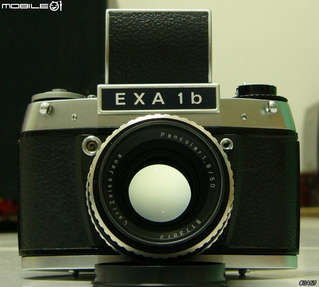 小巧(嗎?)可愛的小精靈............Ihagee EXA-1b