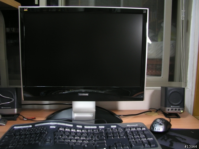 【資訊月敗家採購】買了 ViewSonic 22吋 寬螢幕液晶顯示器