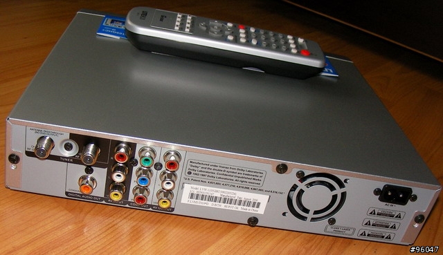 DVD錄放影機之建興的LVW-1105GHC+開箱
