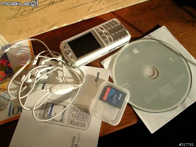 Motorola E1 Rokr & ITunes -摩托和苹果的混血儿 by sharp v903sh