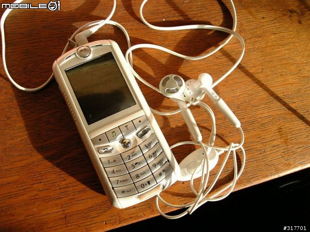 Motorola E1 Rokr & ITunes -摩托和苹果的混血儿 by sharp v903sh