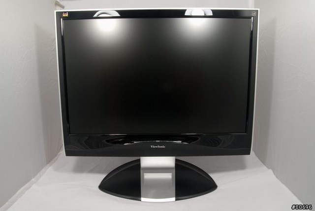 狼仔的第一部鳥螢幕-Viewsonic VX2235WM開箱