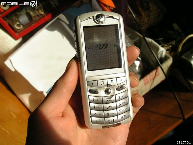 Motorola E1 Rokr & ITunes -摩托和苹果的混血儿 by sharp v903sh