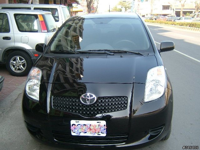 新車yaris 隨手拍幾張......