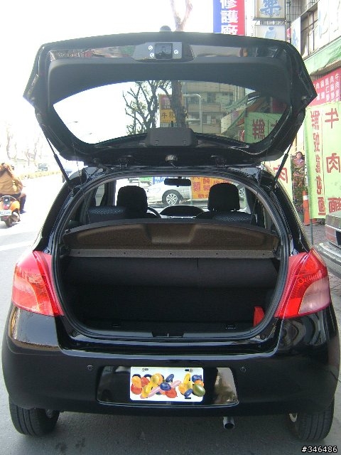 新車yaris 隨手拍幾張......