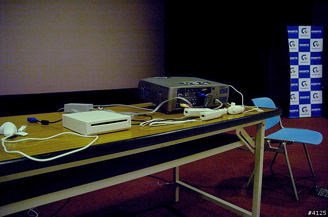 Mobile01 2006 年度站慶照片集 "所有照片上傳完成,請大家不吝指較" (2007/01/20)