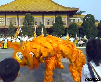 N73錄的影片顏色會一直飄 有人跟我一樣嗎???