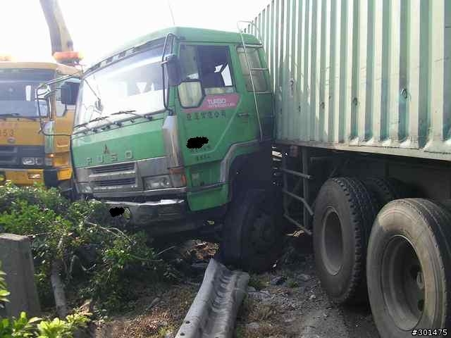 分享我在高速公路被卡車撞的經驗
