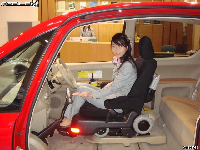 東京池袋的amlux(toyota show room)愛車人必去