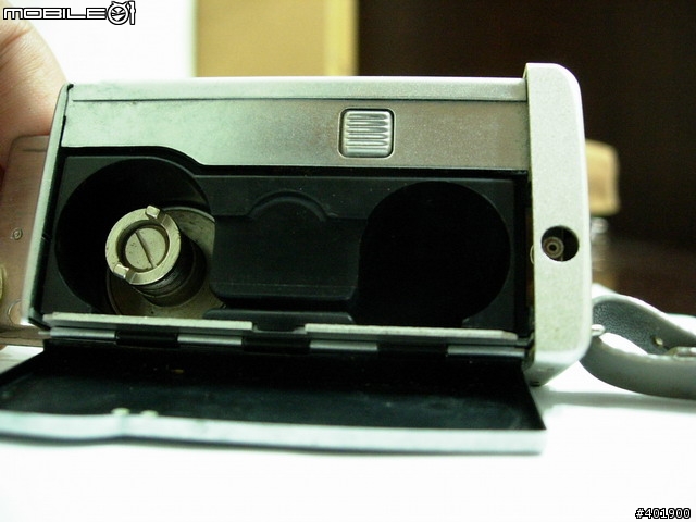 【分享】 間諜相機Minolta-16,熟悉的人還請協助作個介紹。