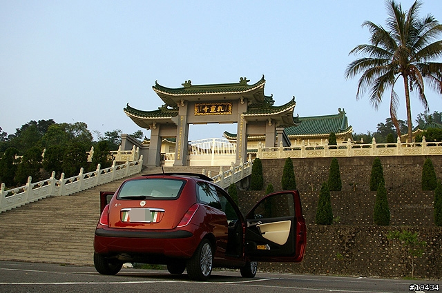 遇見義大利氣質美女～Lancia Ypsilon 1.4