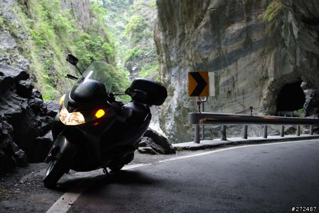 我的 SUZUKI AN250 3天環台1235公里+創最高海拔隧道摔車紀錄