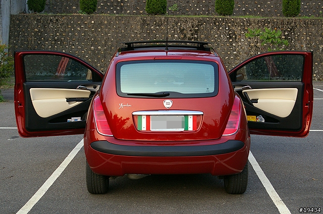 遇見義大利氣質美女～Lancia Ypsilon 1.4