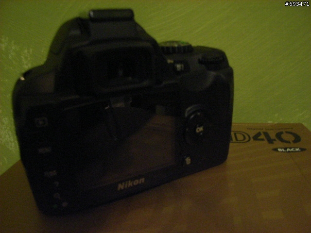 .....還是開箱了.....NIKON D40