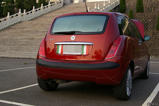 遇見義大利氣質美女～Lancia Ypsilon 1.4