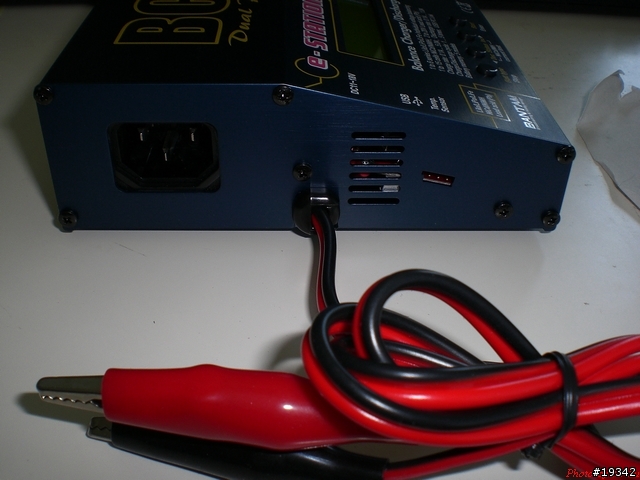 96-05-25收到的充電器BC-6,為了一堆電動遙控模型的鋰電池