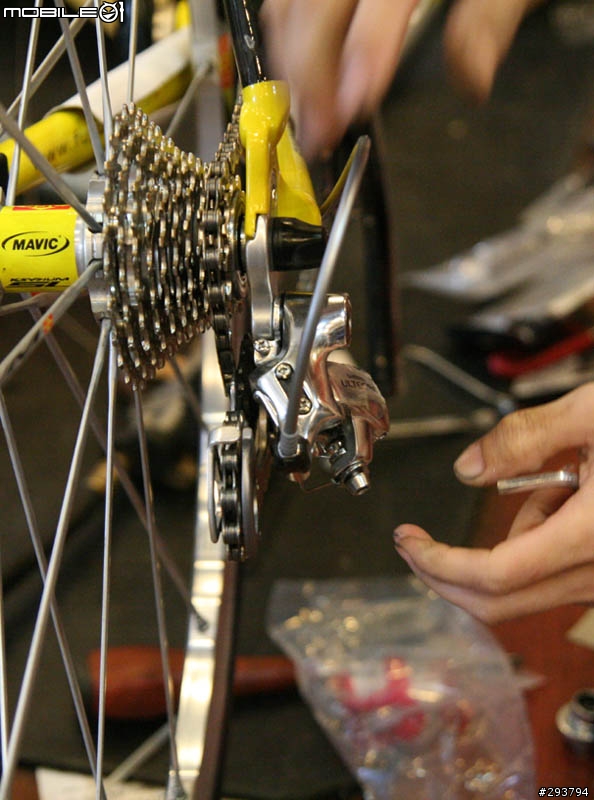 公路車第一次開箱就上手-FUJI Roubaix Pro