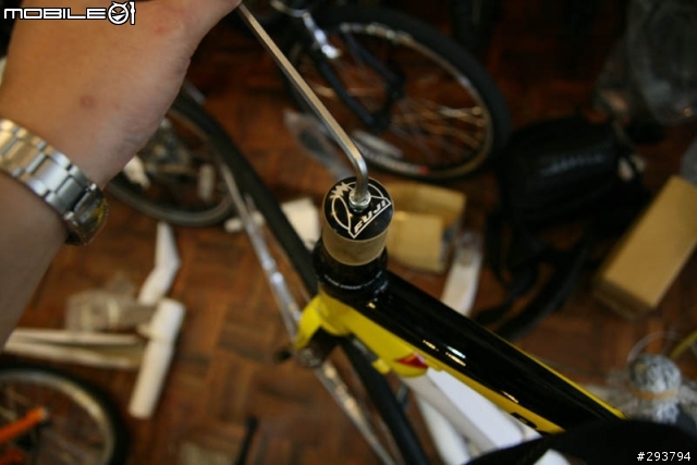 公路車第一次開箱就上手-FUJI Roubaix Pro