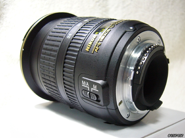 Nikon 12-24mm f/4.0 廣角鏡頭的開箱&試拍(純分享)