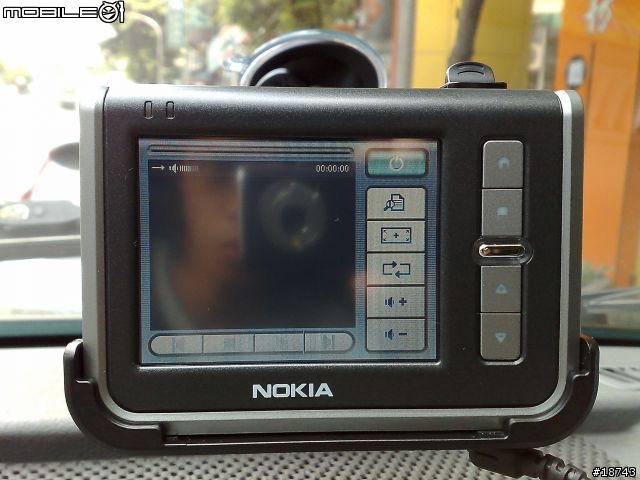 Nokia 330 - 初試啼聲的車用導航機