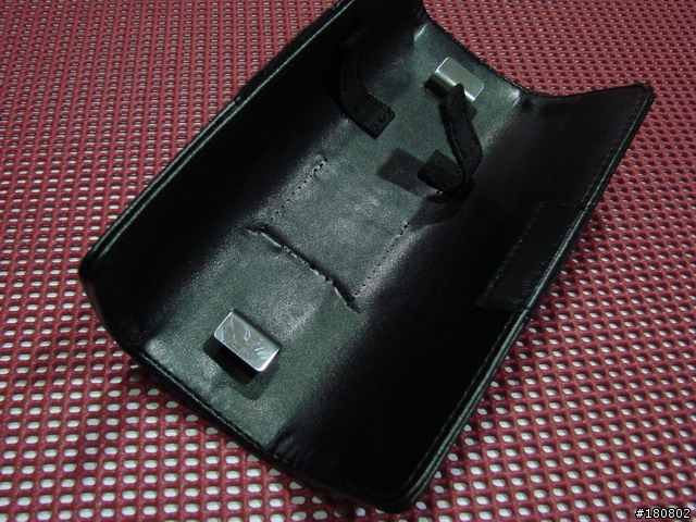 向精品進擊....SE W880i精質皮套出現