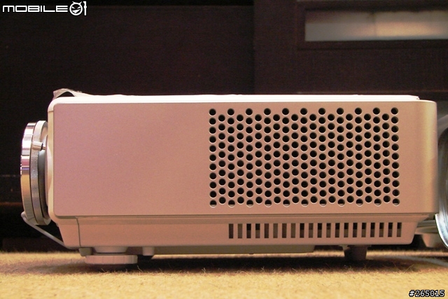 BenQ W500 HQV投影機入手開箱記