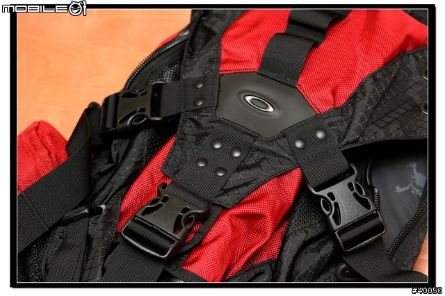 OAKLEY ICON 2.0 後背包& 旅行的行前準備 攝影器材篇