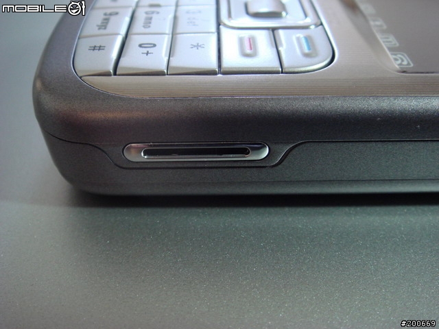 號稱待機69天電池容量 3000mAh 的大陸手機-ZTC E90