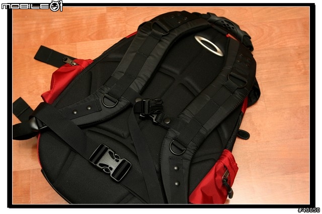 OAKLEY ICON 2.0 後背包& 旅行的行前準備 攝影器材篇