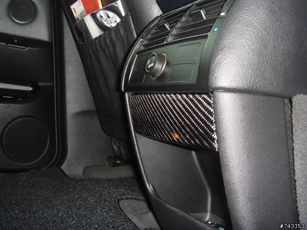BMW4.4 全卡夢車內飾板
