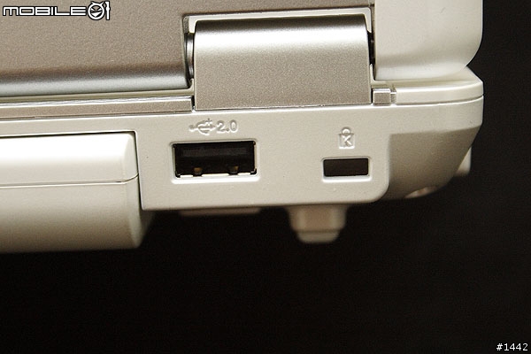 行動效能與聲光娛樂的中庸之選-簡約淨白ASUS W7S