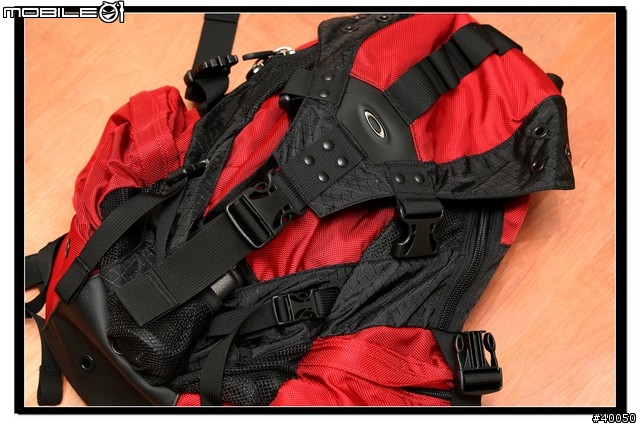 OAKLEY ICON 2.0 後背包& 旅行的行前準備 攝影器材篇