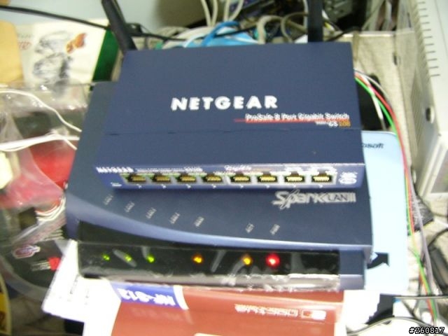 NETGEAR 8 Port Gigabit Switch 開箱&測試報告