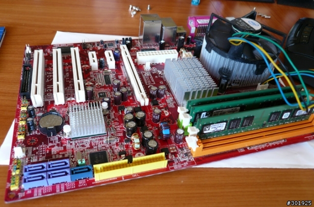 超靜音CPU散熱器: Noctua NH-U9F
