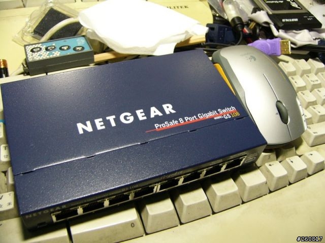 NETGEAR 8 Port Gigabit Switch 開箱&測試報告