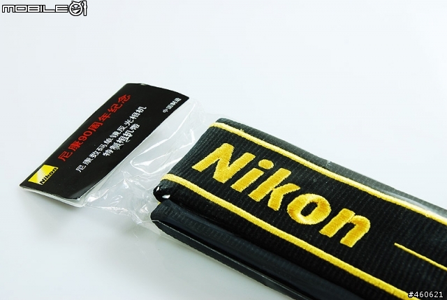分享"俄鏡"一顆 +NIKON 90th anniversary 背帶